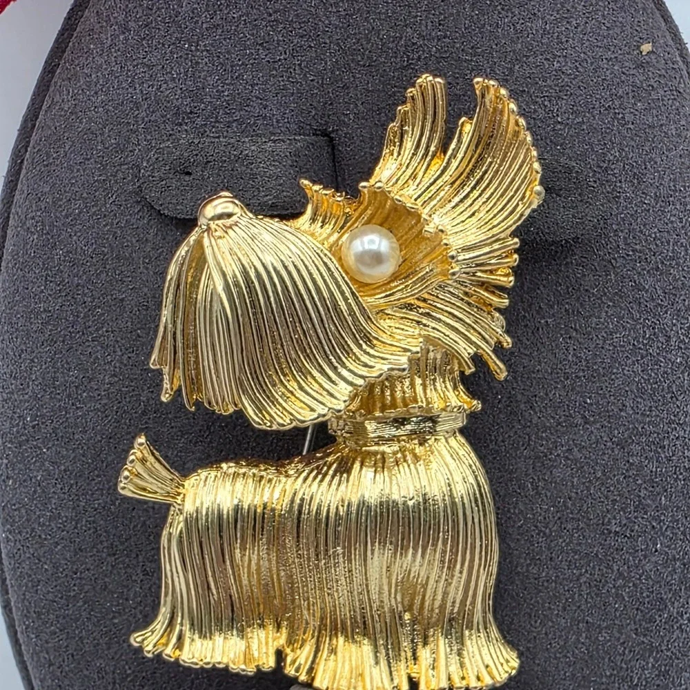 Vintage Gold Tone Scottish Terrier Scottie Dog Brooch Faux Pearl Eye Pin Animal - Picture 2 of 7